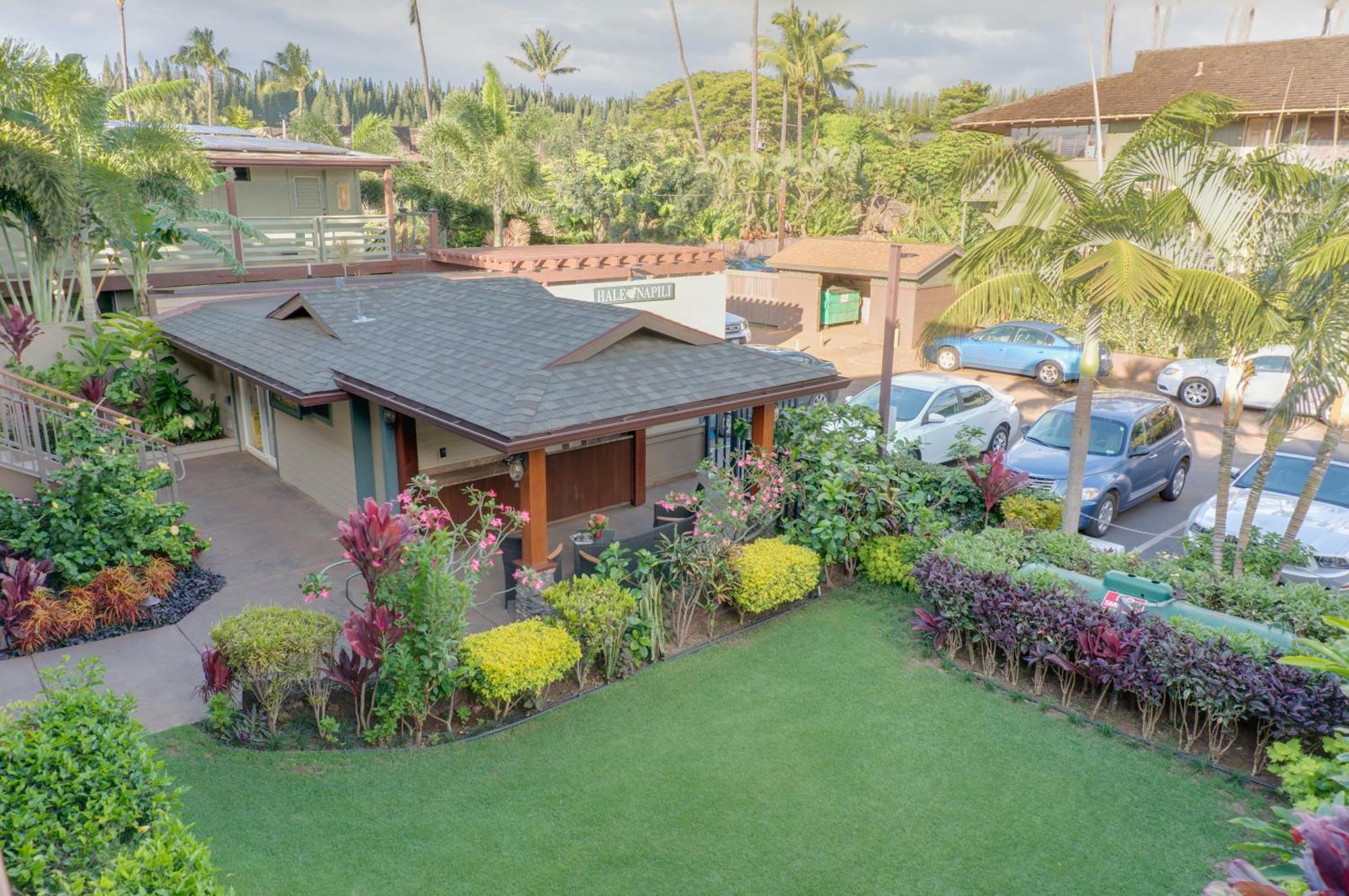 Hale Napili Aparthotel Lahaina Exterior photo